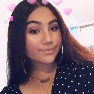 Meet your Posher, Isela